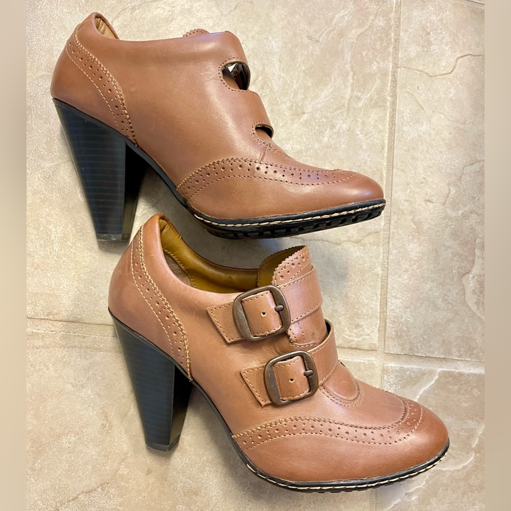 Gorgeous Sofft Sadiea booties!